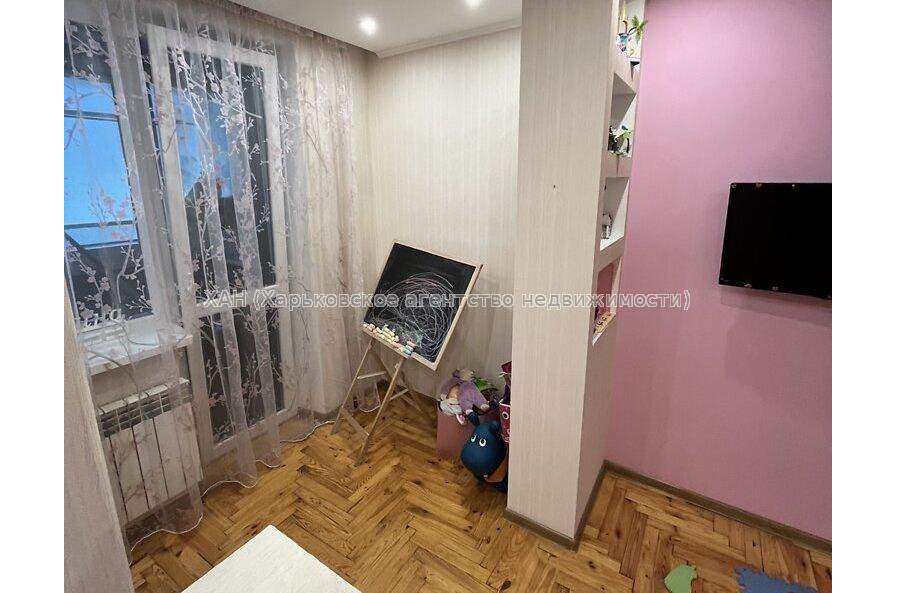 Продам квартиру, Каденюка ул. , 3  ком., 65 м², евроремонт 