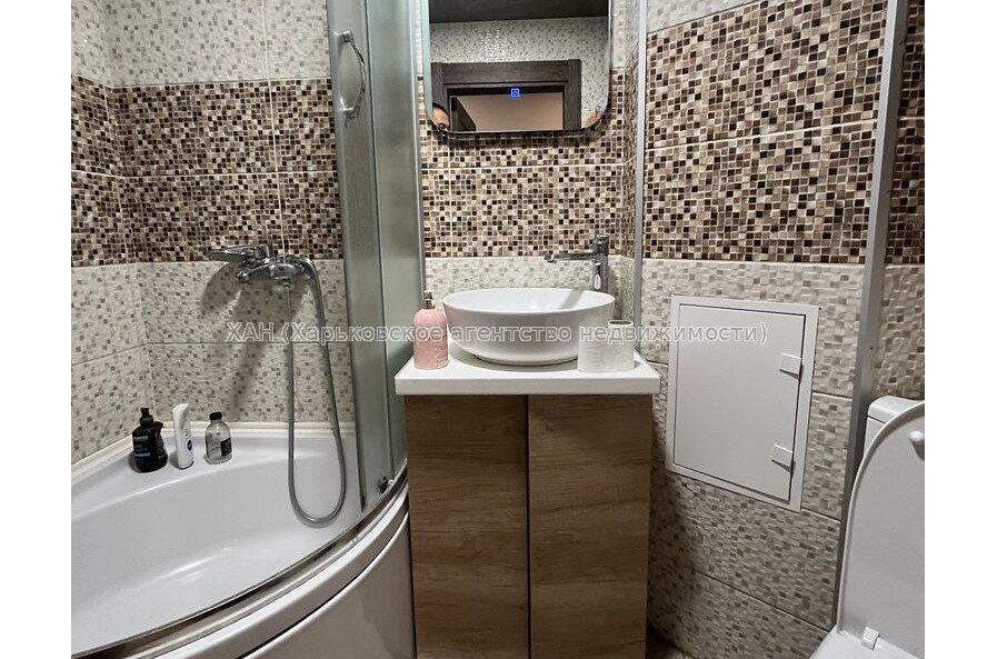 Продам квартиру, Каденюка ул. , 3  ком., 65 м², евроремонт 