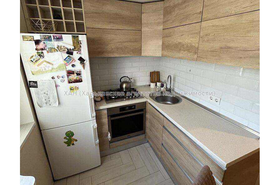 Продам квартиру, Каденюка ул. , 3  ком., 65 м², евроремонт 