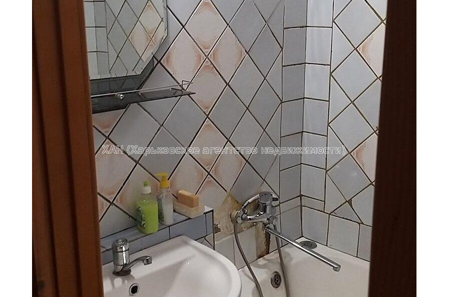 Продам квартиру, Клочковская ул. , 3  ком., 67.30 м², косметический ремонт 