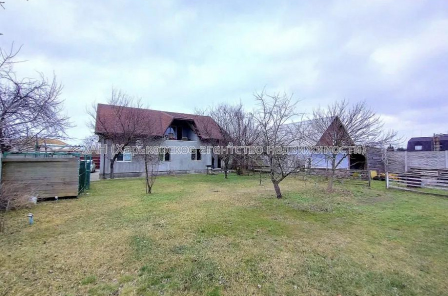 Продам дом, Журавлиная ул. , 280 м², 10 сот., частичный ремонт 