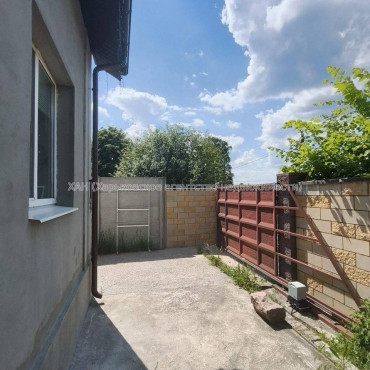 Продам дом, Клубничная ул. , 280 м², 10 сот., частичный ремонт 