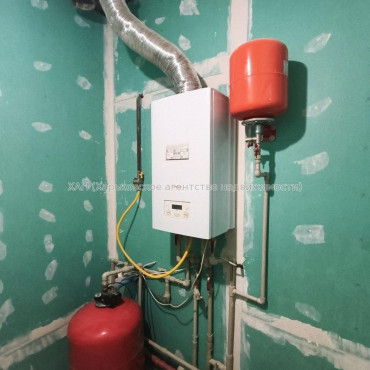 Продам дом, Клубничная ул. , 280 м², 10 сот., частичный ремонт 