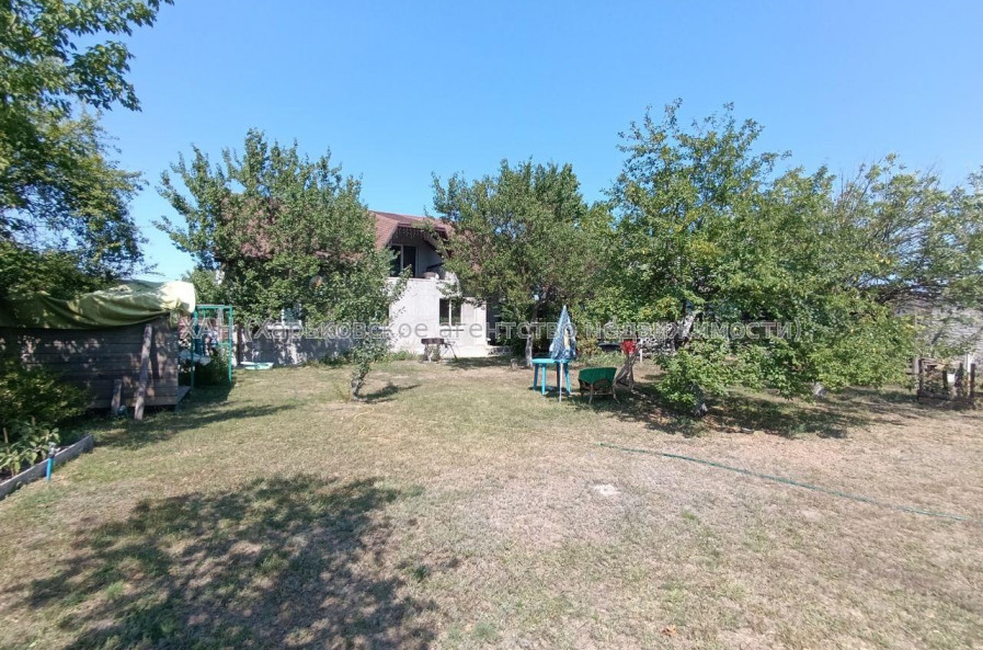 Продам дом, Клубничная ул. , 280 м², 10 сот., частичный ремонт 