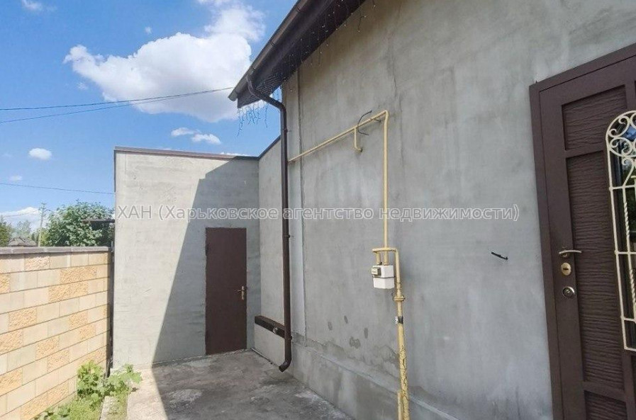 Продам дом, Клубничная ул. , 280 м², 10 сот., частичный ремонт 