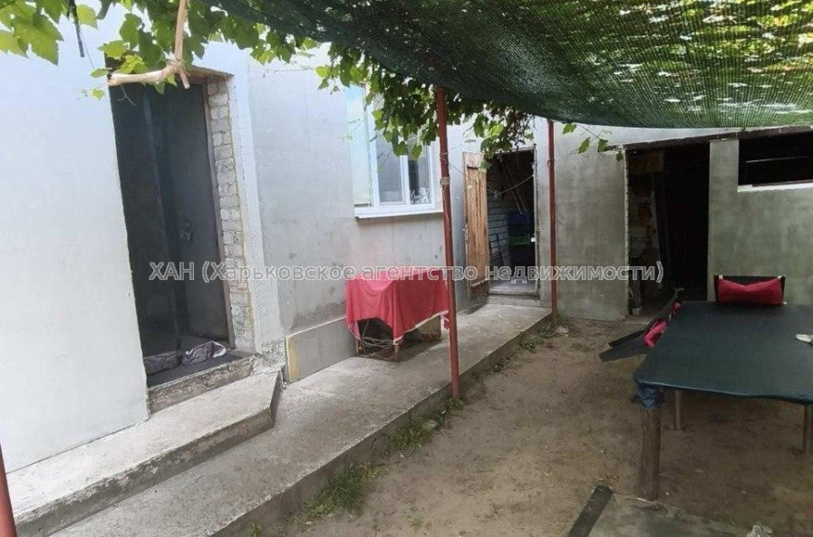 Продам дом, Клубничная ул. , 280 м², 10 сот., частичный ремонт 