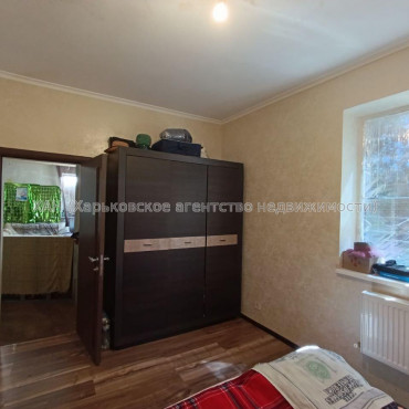 Продам будинок, Клубничная ул. , 280 м², 10 соток, частичный ремонт 