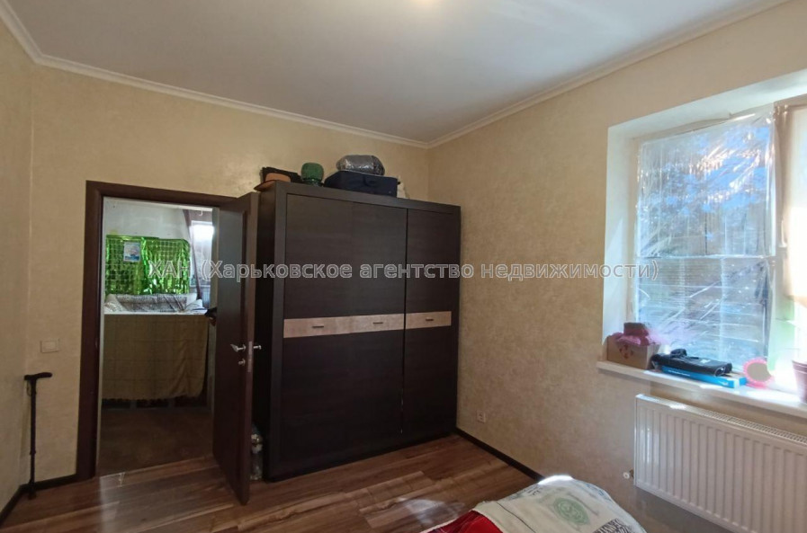 Продам дом, Клубничная ул. , 280 м², 10 сот., частичный ремонт 