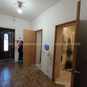 Продам будинок, Клубничная ул. , 280 м², 10 соток, частичный ремонт 