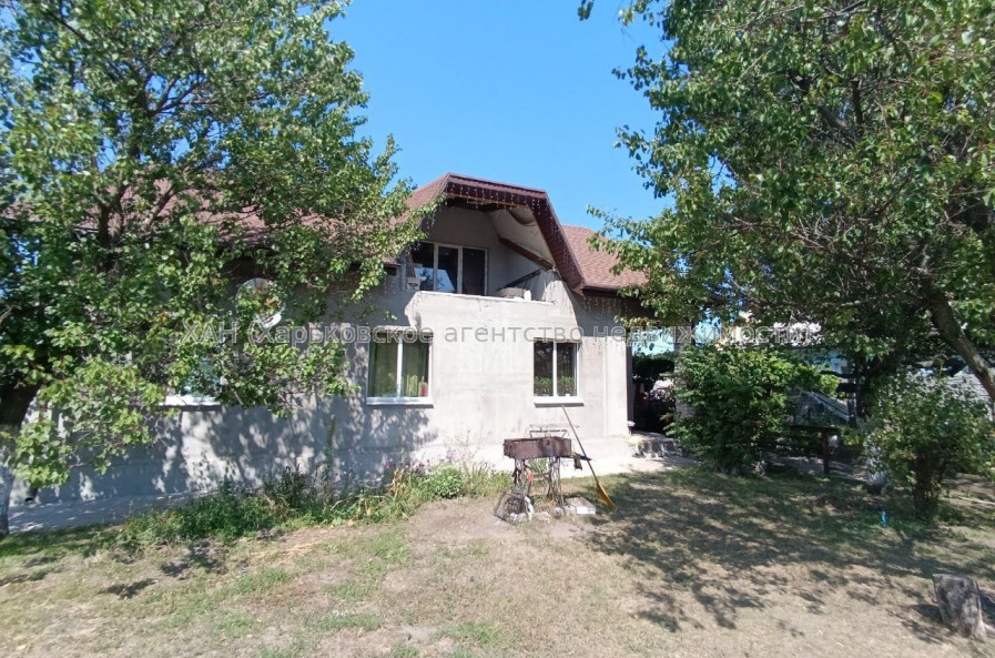 Продам дом, Клубничная ул. , 280 м², 10 сот., частичный ремонт 