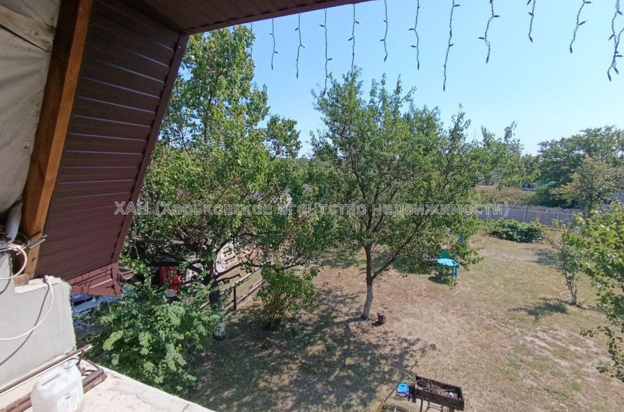 Продам дом, Клубничная ул. , 280 м², 10 сот., частичный ремонт 
