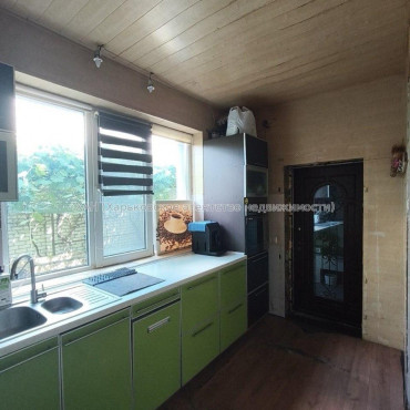 Продам дом, Клубничная ул. , 280 м², 10 сот., частичный ремонт 