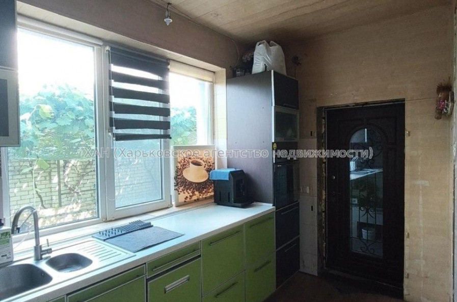 Продам дом, Клубничная ул. , 280 м², 10 сот., частичный ремонт 