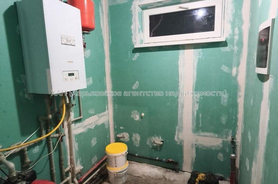 Продам дом, Клубничная ул. , 280 м², 10 сот., частичный ремонт 