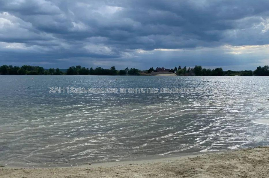 Продам дом, Журавлиная ул. , 280 м², 10 сот., частичный ремонт 