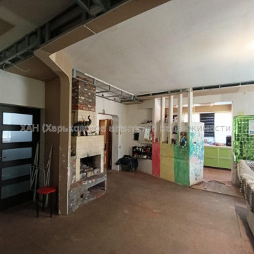 Продам будинок, Клубничная ул. , 280 м², 10 соток, частичный ремонт 