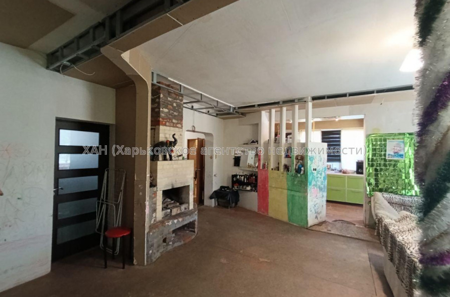 Продам дом, Клубничная ул. , 280 м², 10 сот., частичный ремонт 
