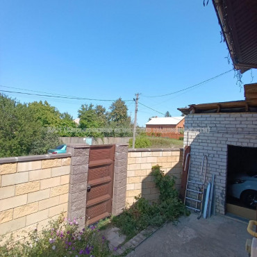 Продам будинок, Клубничная ул. , 280 м², 10 соток, частичный ремонт 