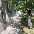 Продам дом, Клубничная ул. , 280 м², 10 сот., частичный ремонт 