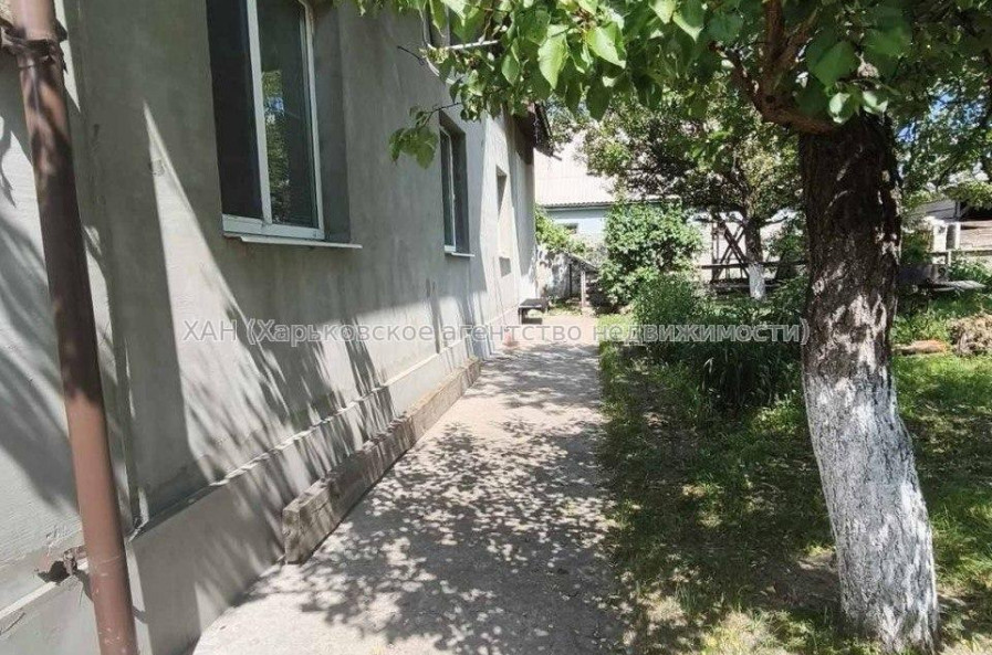 Продам дом, Клубничная ул. , 280 м², 10 сот., частичный ремонт 