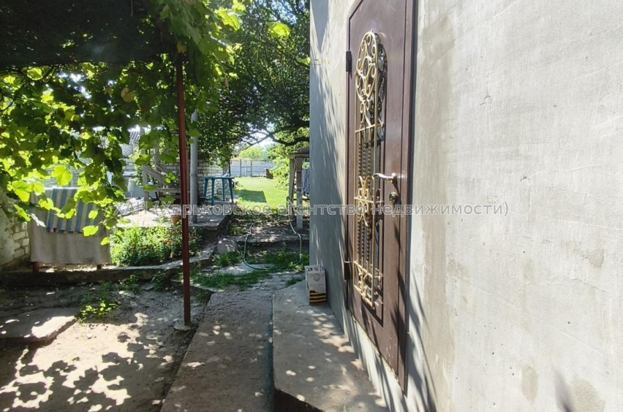 Продам дом, Клубничная ул. , 280 м², 10 сот., частичный ремонт 