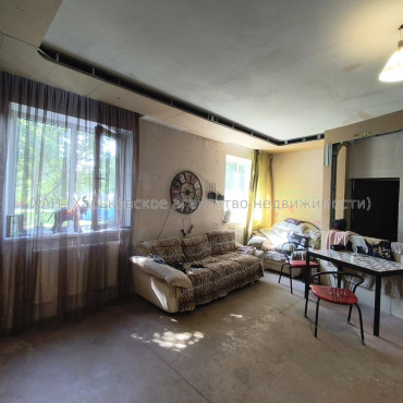 Продам дом, Клубничная ул. , 280 м², 10 сот., частичный ремонт 