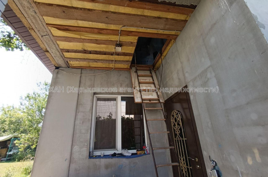 Продам дом, Клубничная ул. , 280 м², 10 сот., частичный ремонт 