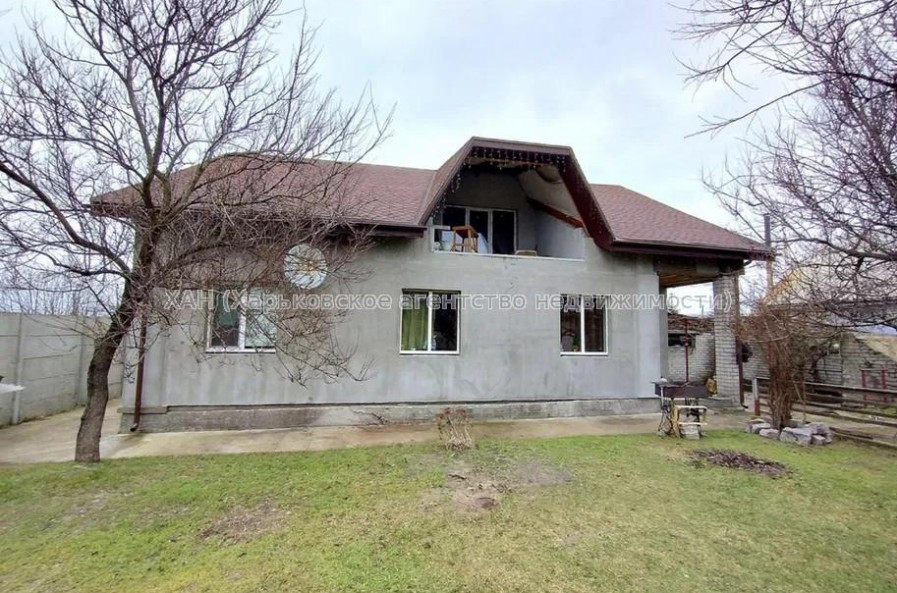 Продам дом, Журавлиная ул. , 280 м², 10 сот., частичный ремонт 