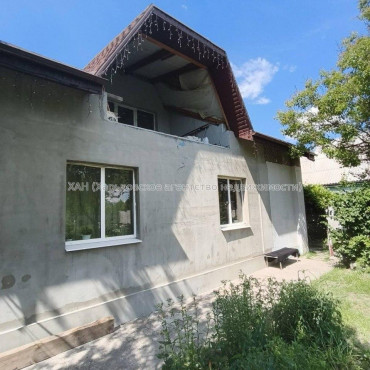 Продам дом, Клубничная ул. , 280 м², 10 сот., частичный ремонт 