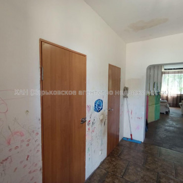 Продам будинок, Клубничная ул. , 280 м², 10 соток, частичный ремонт 