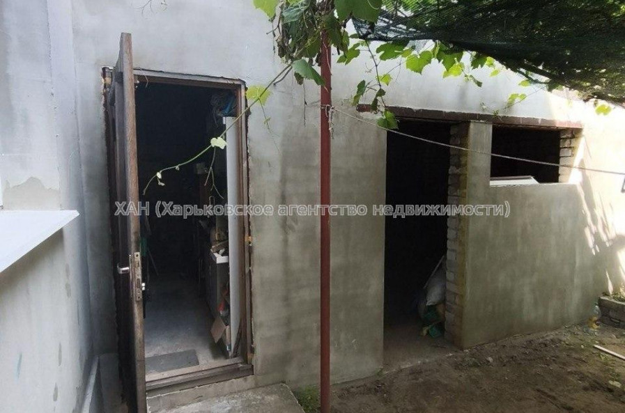 Продам дом, Клубничная ул. , 280 м², 10 сот., частичный ремонт 
