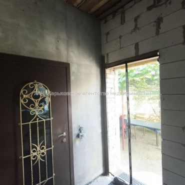 Продам дом, Клубничная ул. , 280 м², 10 сот., частичный ремонт 