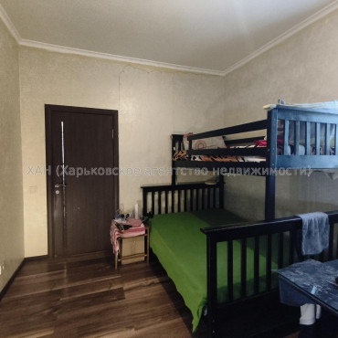 Продам дом, Клубничная ул. , 280 м², 10 сот., частичный ремонт 