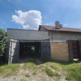 Продам дом, Клубничная ул. , 280 м², 10 сот., частичный ремонт 