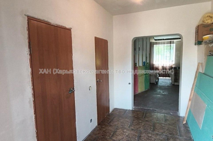 Продам дом, Клубничная ул. , 280 м², 10 сот., частичный ремонт 