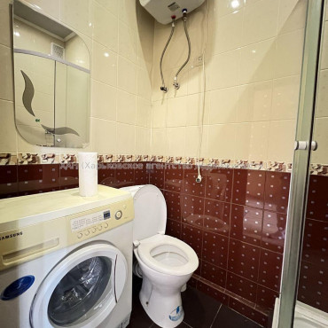 Продам квартиру, Конторская ул. , 1 кім., 20 м², капитальный ремонт 