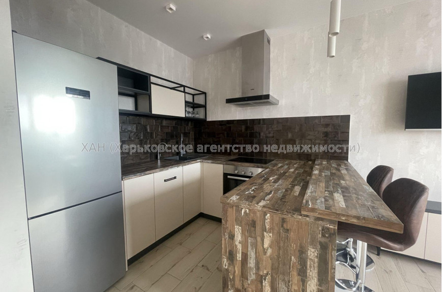 Продам квартиру, Стуса Василия ул. , 2  ком., 80.70 м², авторский дизайн 