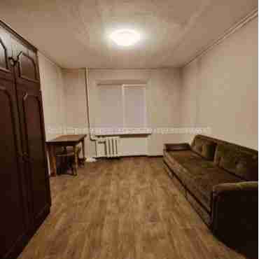 Продам квартиру, Золочевская ул. , 1 кім., 18 м², косметический ремонт 