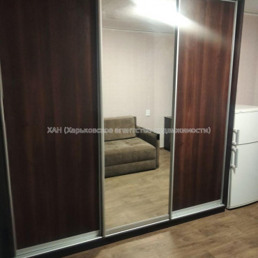 Продам квартиру, Золочевская ул. , 1 кім., 18 м², косметический ремонт 