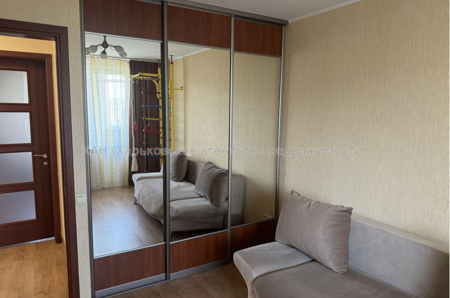 Продам квартиру, Ахсарова Энвера ул. , 3 кім., 66 м², евроремонт 