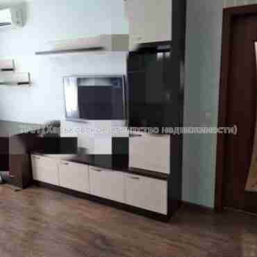 Продам квартиру, Станислава Парталы ул. , 1 кім., 33 м², косметический ремонт 