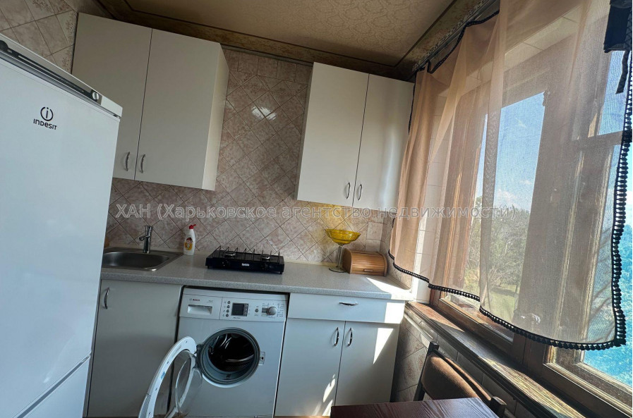 Продам квартиру, Жасминовый б-р , 2  ком., 44.30 м², косметический ремонт 