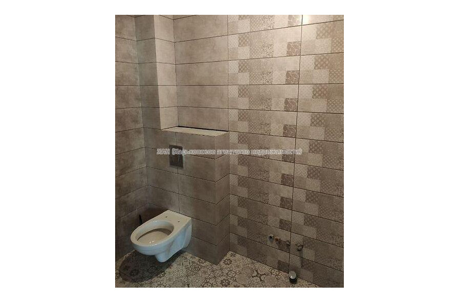 Продам квартиру, Макеевская ул. , 1 кім., 49 м², частичный ремонт 