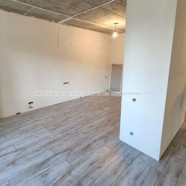 Продам квартиру, Макеевская ул. , 1 кім., 49 м², частичный ремонт 