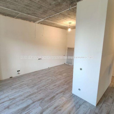 Продам квартиру, Макеевская ул. , 1 кім., 49 м², частичный ремонт 