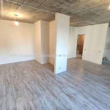 Продам квартиру, Макеевская ул. , 1 кім., 49 м², частичный ремонт 