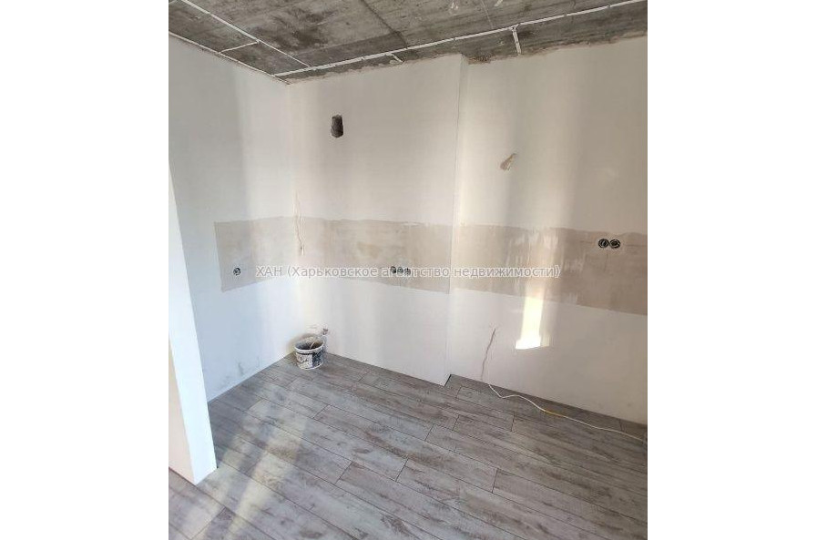 Продам квартиру, Макеевская ул. , 1 кім., 49 м², частичный ремонт 