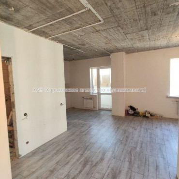 Продам квартиру, Макеевская ул. , 1 кім., 49 м², частичный ремонт 