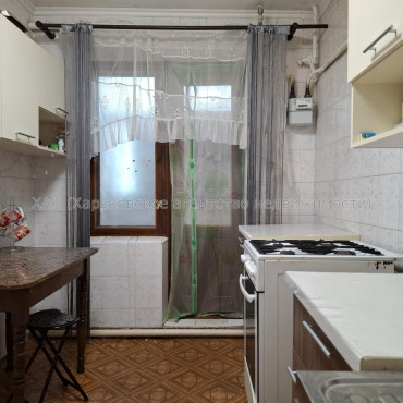 Продам квартиру, Вишталя ул. , 4 , 2  ком., 58.50 м², косметический ремонт 