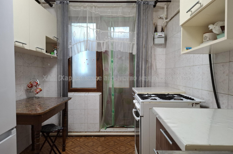 Продам квартиру, Вишталя ул. , 4 , 2  ком., 58.50 м², косметический ремонт 